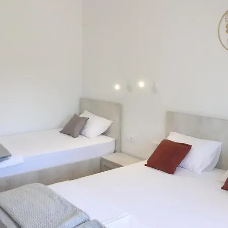 Apartment Mary- 2 Free Parking, Near Mall Of Split
