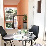 Mary- 2 Free Parking, Near Mall Of Apartman