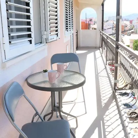 Mary- 2 Free Parking, Near Mall Of Split