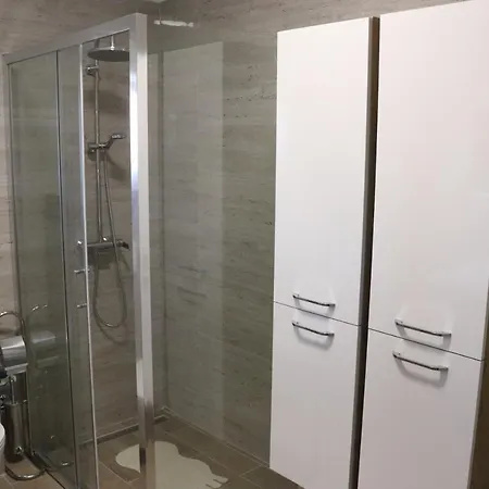 Mary- 2 Free Parking, Near Mall Of