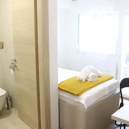 Mary- 2 Free Parking, Near Mall Of Spalato